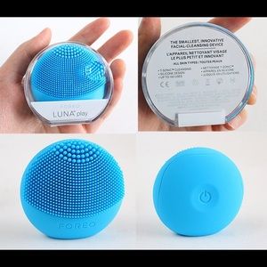 FOREO LUNA play plus: Portable Facial Brush